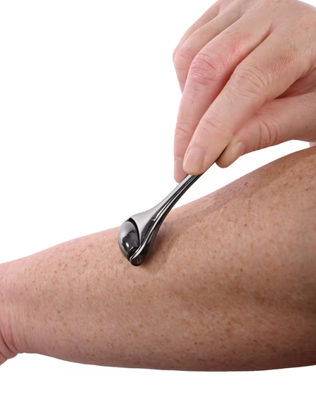 Sex and Mischief Ex’s and Oh’s Sensory Roller – erotic temperature play tool with ridged and smooth surfaces for couples’ fetish and sensual stimulation